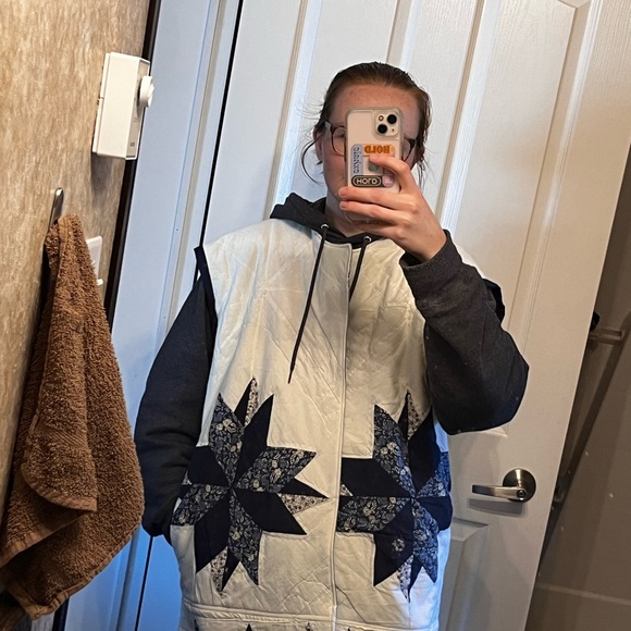 Meet your Posher, Mariah - Picture 7 of 12